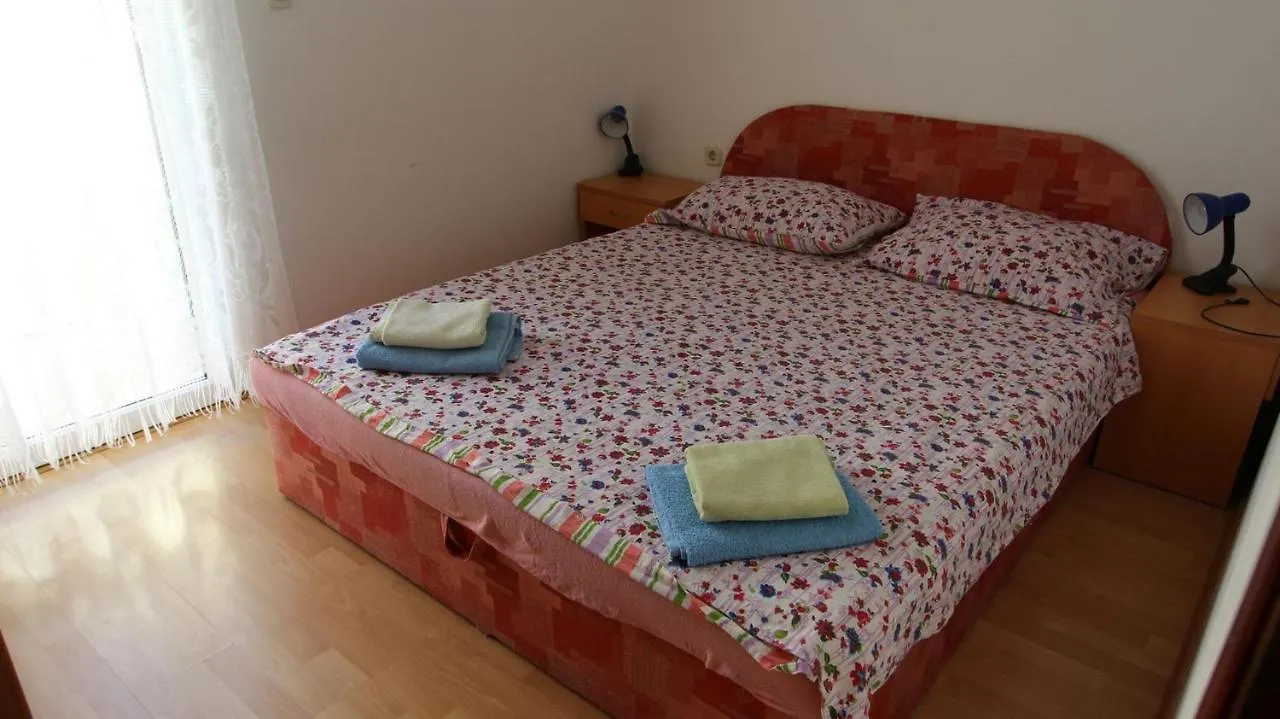 Guest house Apartments Ravlic Malinska Croatia