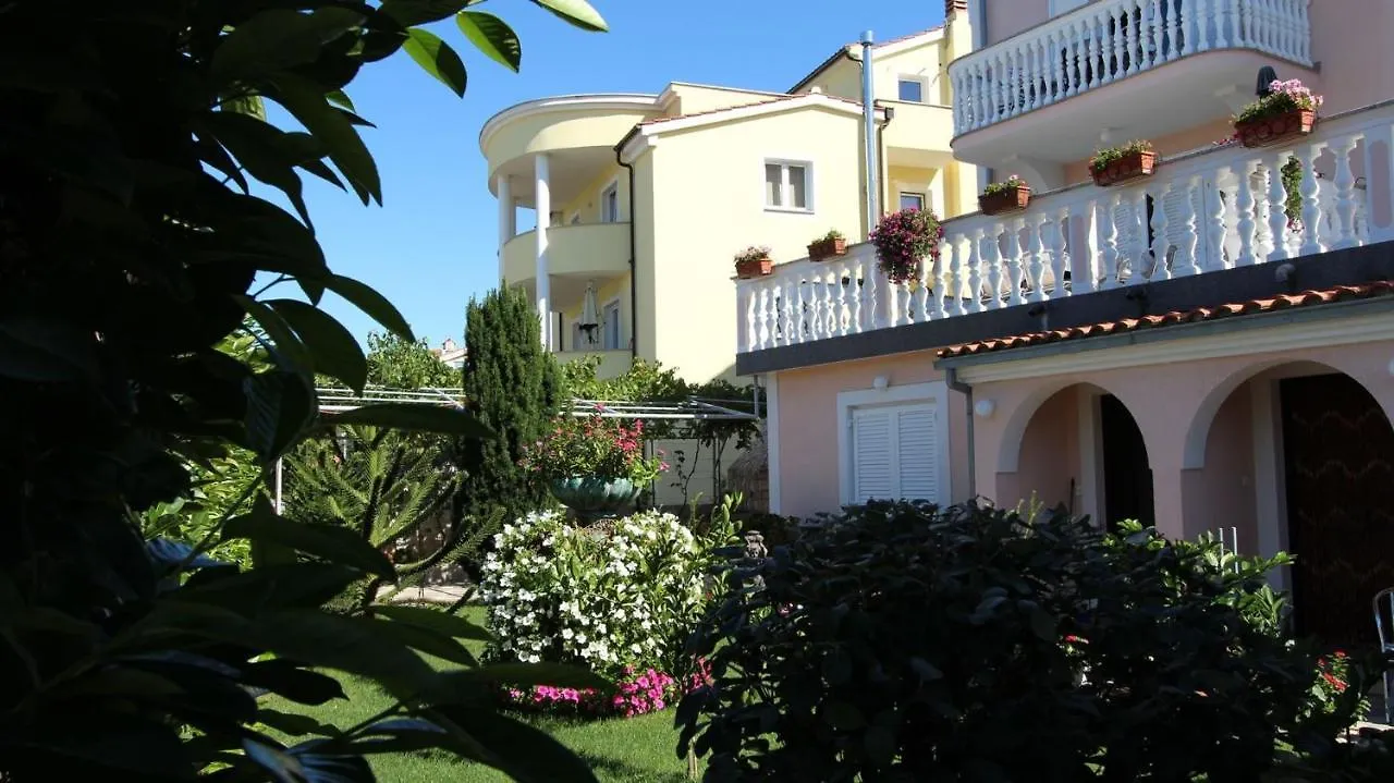Apartments Ravlic Malinska