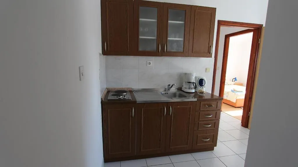 Apartments Ravlic Malinska Guest house